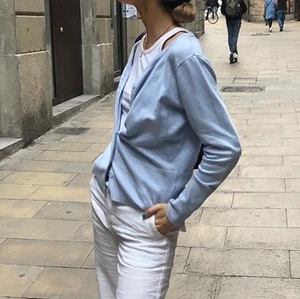 Ljusblå kofta - Superfin blå kofta!