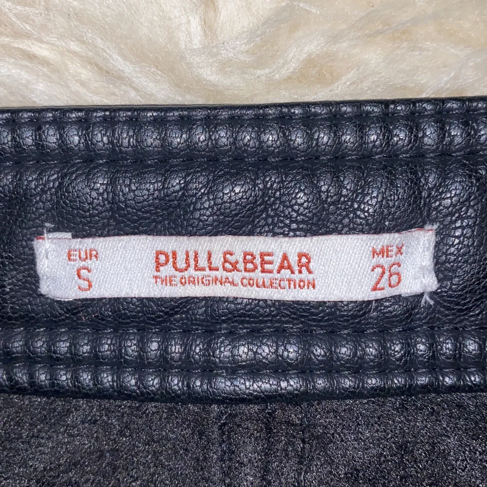 Jag köpte från Pull&Bear. Det är för litet för mig.. Kjolar.