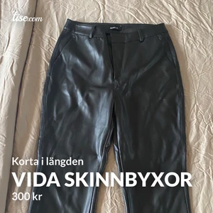 Skinnbyxor  - Vida skinnbyxor använda 1 gång. Korta i längden!  Pris kan diskuteras!