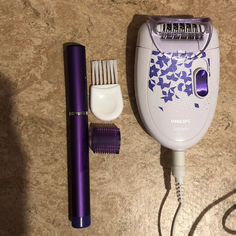 Philips Epilator som endast suttit och dammat sen några år tillbaka, aldrig använd eller testad! Box medföljer dock inte, 250 kr + frakt på 66 kr 🌸. Skönhet.