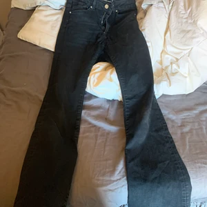 Bikbok bootcut - sparsamt använda, köpare står för frakt 💕