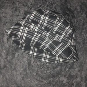 Hatt - Mjuk hatt sparsamt använd.