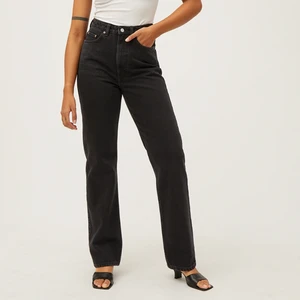 Weekday rowe jeans - Weekday rowe jeans echo black, knappt använda som nya
