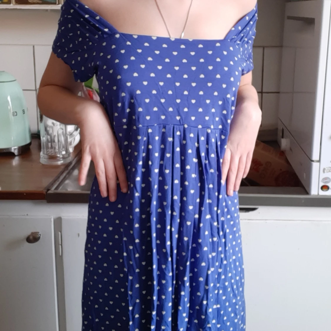 Blå klänning med hjärtmönster - 90