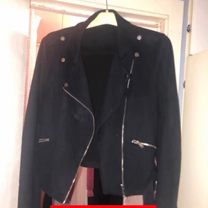 Jacka - Blå snygg jacka! Knappt använd 