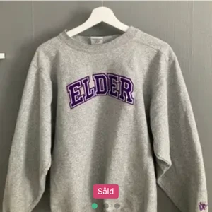 Sweatshirt💜💜 - Super snygg sweatshirt, bra skicka och använd få gånger. Säljer pga att jag ej använder. Lånad bild💜