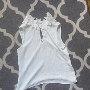 Blus - Så söt och vacker blus, tyvärr för liten för mig. 