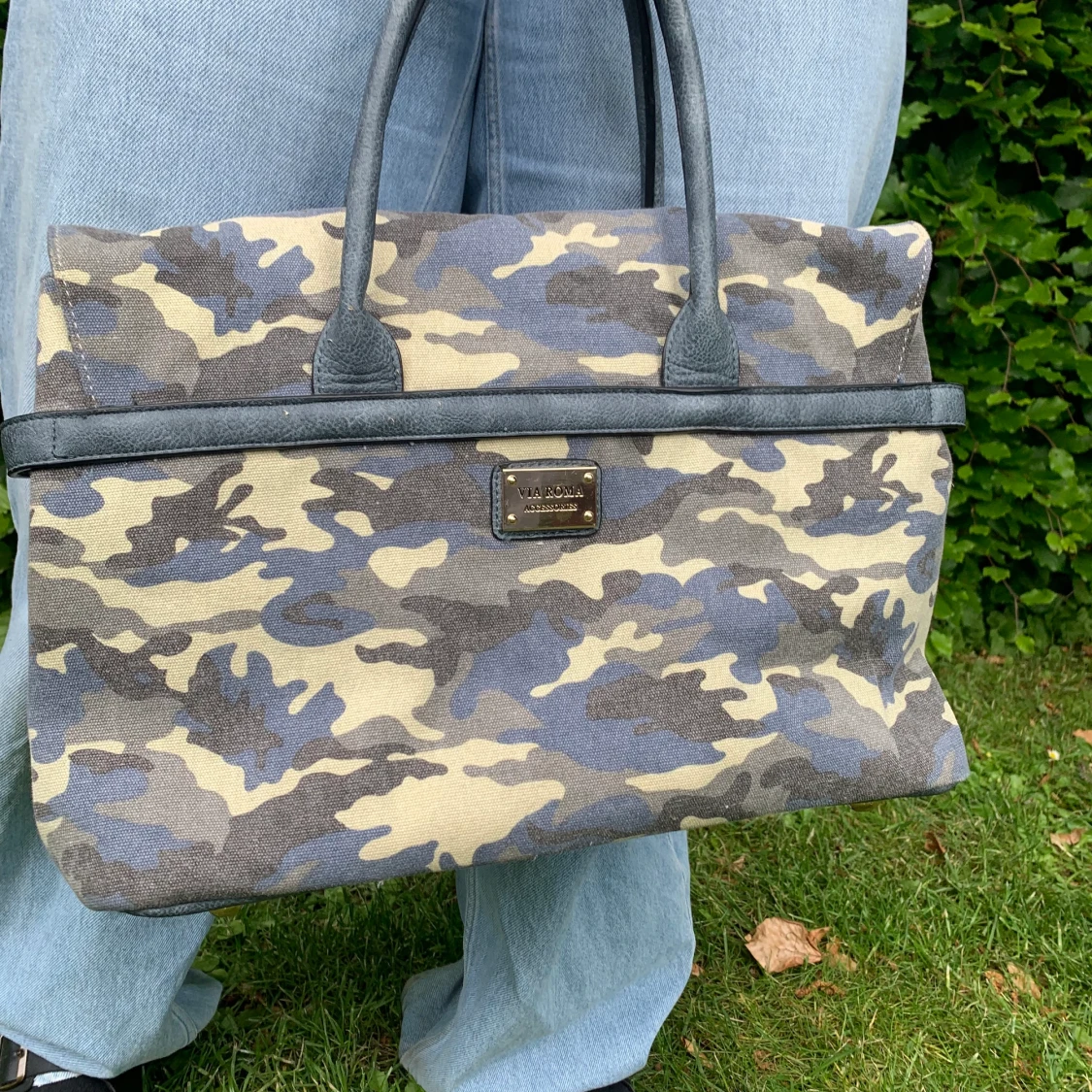 Kamouflagemönstrad handväska - 90