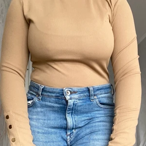 Nude body  - Body tröja i brunt 