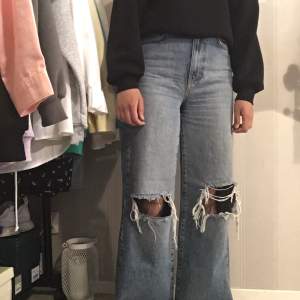 Ett par jeans från Ginatrocit storlek 34