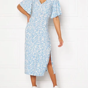 Sommarklänning - Fin luftig och skön sommarklänning! Endast testad prislapp kvar!