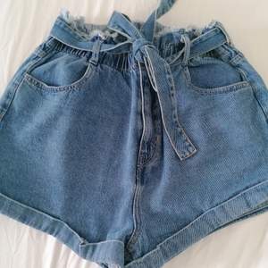Bershka desnim shorts. Loose fit, cotton,soft and comfortable. High rise. Worn once.
