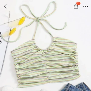 Topp - Skitsnyggt linne i grön färg som knyts i nacken✨🤍 100kr + frakt