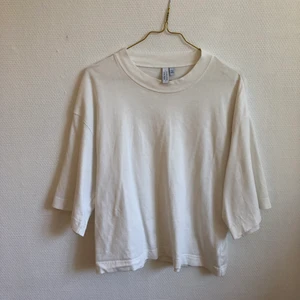 & Inter stories t-shirt  - Finns i Malmö eller skickas. Köparen står för frakten.