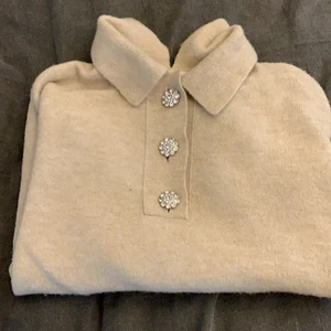 Stickad T-shirt  - As ball T-shirt i stickat materia och helt ny, storlek XS-M🤎✨