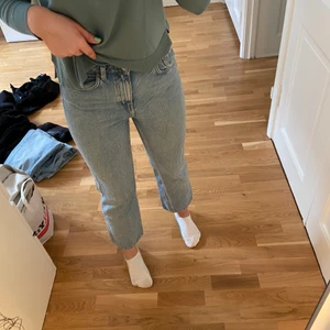 Weekdayjeans - Säljer dessa snygga voyagejeans i storleken W29 L28 då de ej passar mig längre💕