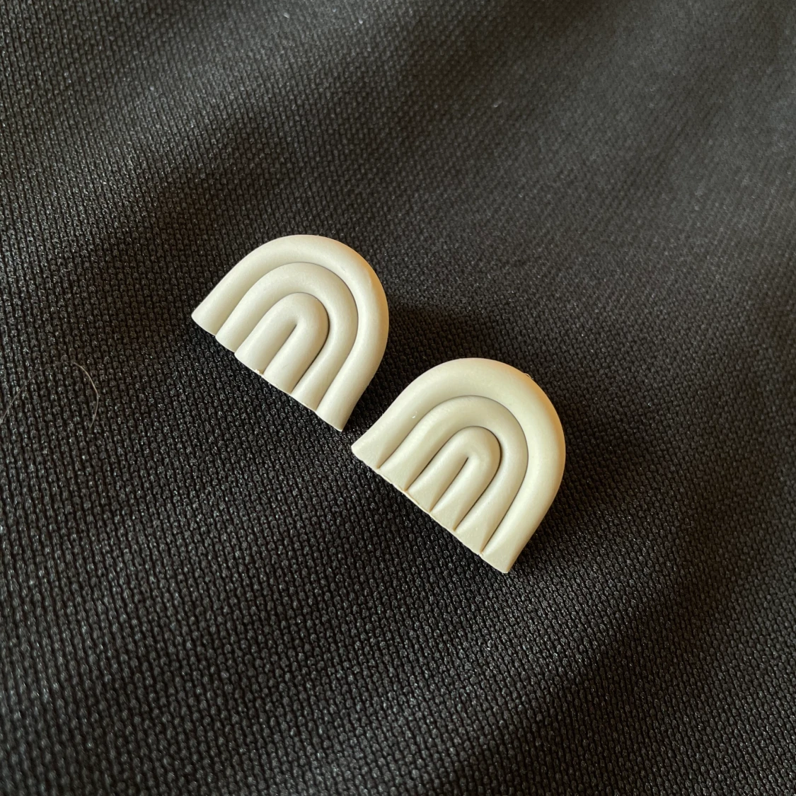 đŸâšđ GrĂ„ beiga örhĂ€ngen đâšđŸ