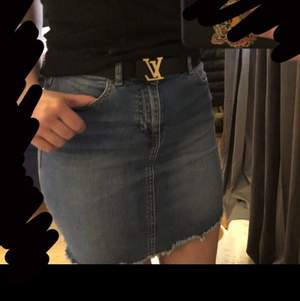 Min favorit jeans kjol har blivit för liten, storlek XS köpt från Only/Veromoda för 399kr men säljer för endast 120 kr, jag står för frakten
