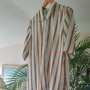 Blouse - I mycket bra skick och passar xs_ m.