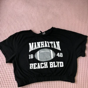 Top - Svart top i storlek M. Har bara använt den två eller tre grånger.