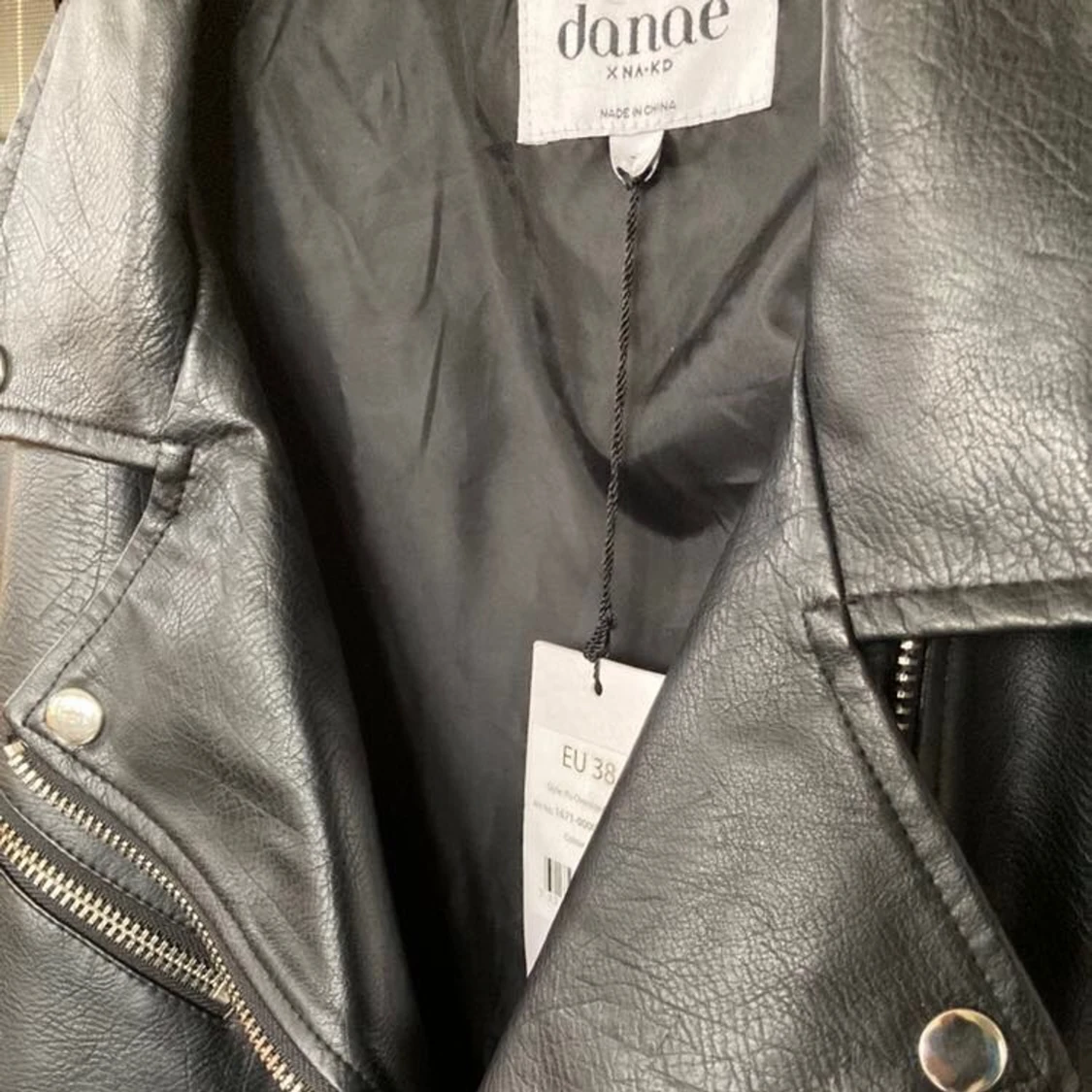 helt ny skinnjacka från NAKD - 91