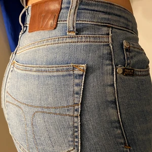 Tiger of Sweden Jeans - Säljer mina favorit jeans som tyvärr blivit alldeles för små! Strl 26/32! Jag är 170! ❤️ nypris: 1499kr