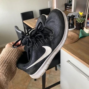 Nike free run - Säljer mina Nike free run skor 💕 storlek 37. Bra skick 💕
