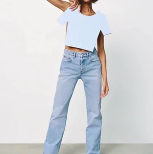 Zara jeans  - Helt nya zara jeans (med prislapp kvar) från zara! Storlek 42💕