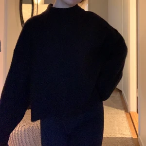 Tröja ifrån Gina tricot - Hej, säljer denna stickade tröja ifrån Gina i storlek s. Köparen står för frakten💞