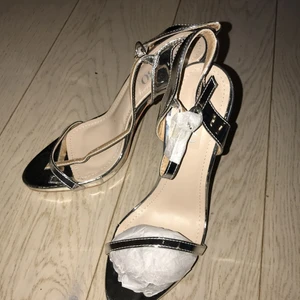 Boohoo sandaler silver - Helt nya 