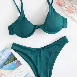 Bikini - Aldrig använd bikini, har endast testat överdelen! Köptes för ca ett halv år sen😌 priset går att diskuteras