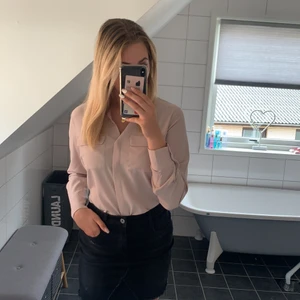 Rosa skjorta  - En rosa skjorta från hm som aldrig är använd 