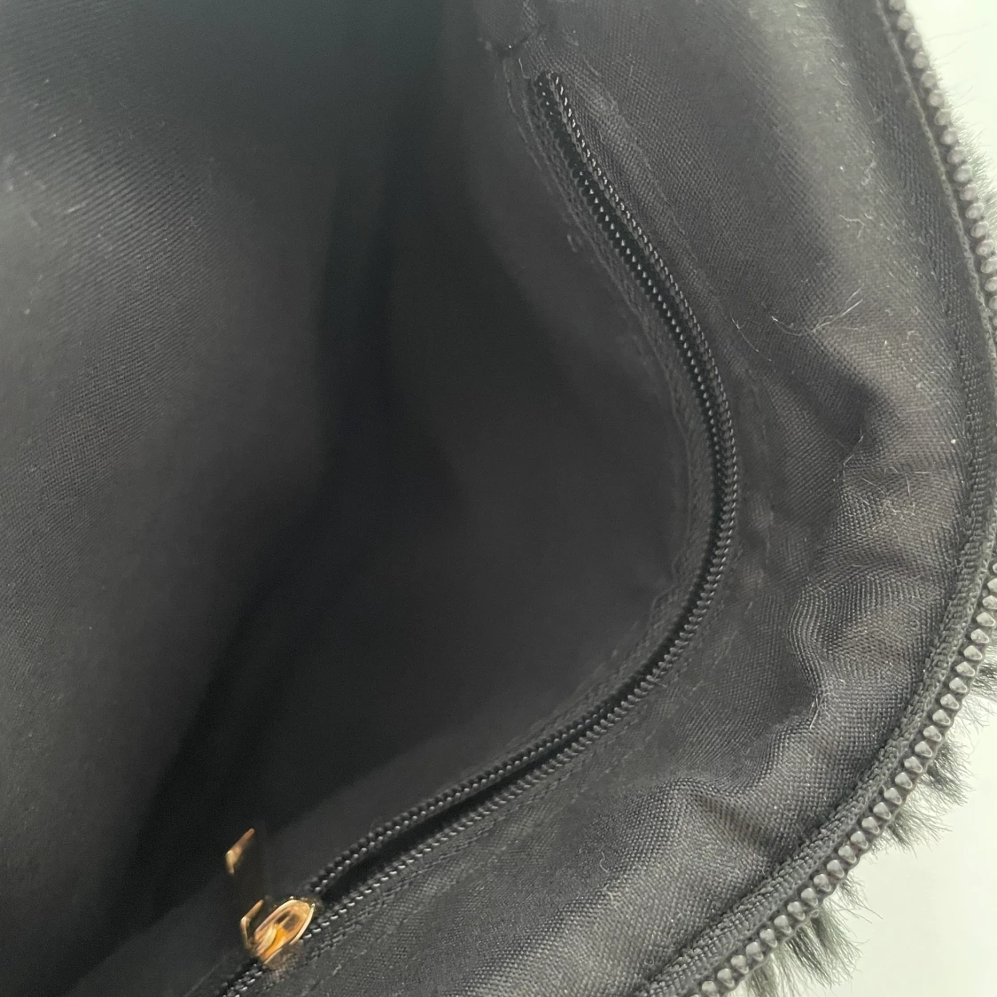 Väska svart guldkedja - 90