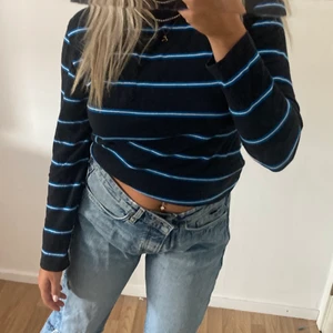 Randig tröja - Jätte fin tröja som endast säljs då den inte kommer till användning !💙 buda privat!