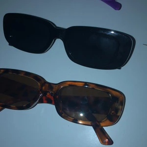 Solglasögon  - Oanvända Solglasögon. 50kr st. ⚠️DEM BRUNA ÄR SÅLDA⚠️
