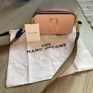 Marc Jacobs väska  - Marc jacobs väska. Helt ny, aldrig använd. Nypris 3699kr.