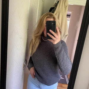 Stickad tröja  - Jättemysig stickad tröja perfekt till hösten💓