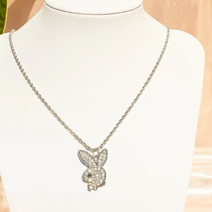 PLAY BUNNY HALSBAND  - Play bunny Halsband, 22inches lång, perfect att kombinera med andra smycke. Rostfritt stål. Kosta 80kr/st Frakt 15kr. 