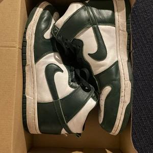 Nike Dunk High - Spartan Green -  Nike Dunk High köpta på plug me please