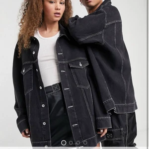 Collusion jeans jacka  - Knappt använd, inköpt för 480 kr från asos 🥰 väldigt oversized 