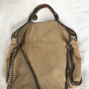 Stella  - Det är dags i sälja min älskade stella väska, såklart äkta💕