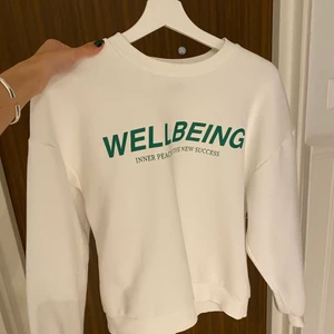 Sweatshirt  - Tröja från gina tricot, säljes då den ej används längre 💞 är i nyskick och är nästan aldrig använd.