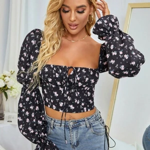 Topp - Helt ny underbar top!! Säljes pga att jag tycker att den  är för liten på mig. Ser exakt ut som på bild