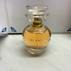 Parfym  - Använd få gånger 