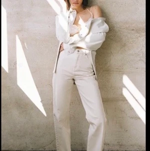 Zara jeans  - Beige jeans från zara, helt slutsålda, kommer inte till användning.