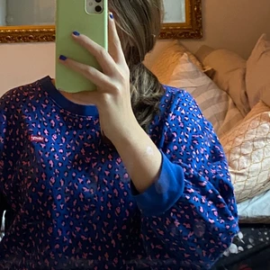 Levis! - Fin sweatshirt från Levis. Köpt för 599kr men säljer för 150kr💕frakt tillkommer