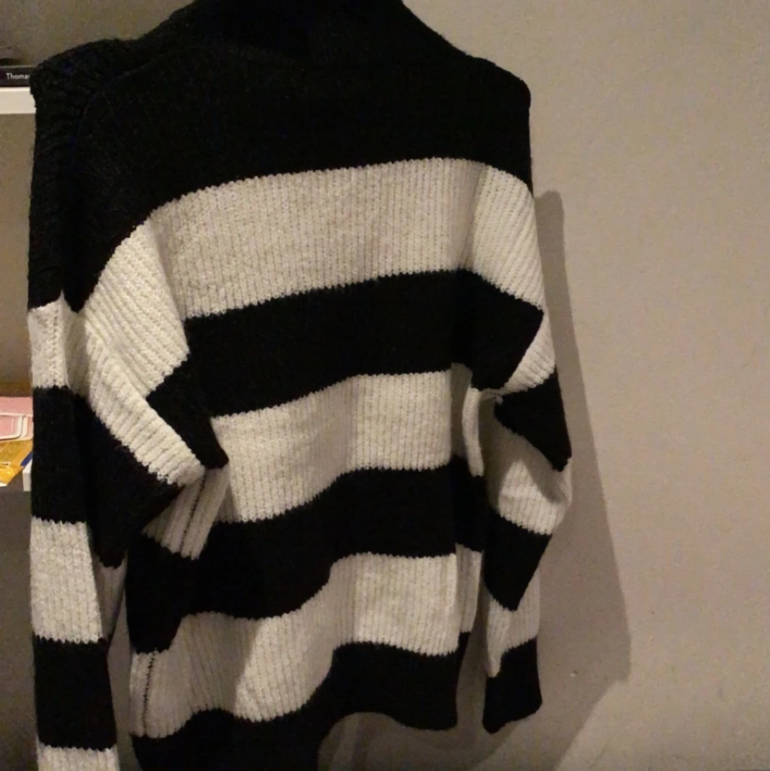 Varm jätte skön randig stickad tröja🖤✨