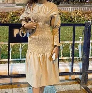 Stretch klänning - Använd vid ca 2 tillfällen i sommar, storlek xs/s. Super fin klänning. 