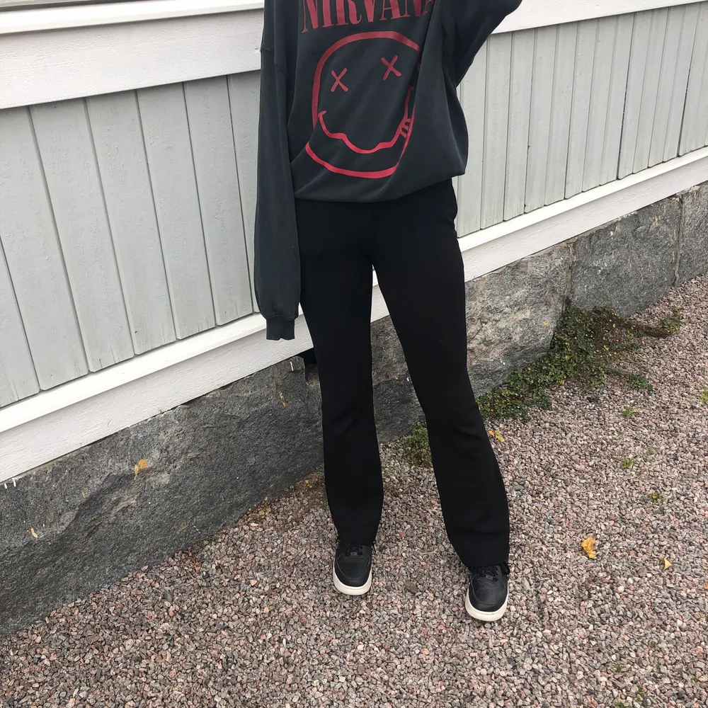 Skriv till mig i pm så kommer vi överens om priset💕köparen står för frakten😊 skriv jätte gärna vid frågor!. Hoodies.