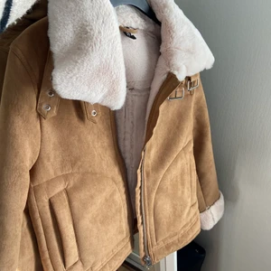 Höst jacka  - Jätte snygg höst jacka från hm  (köparen står för frakten)